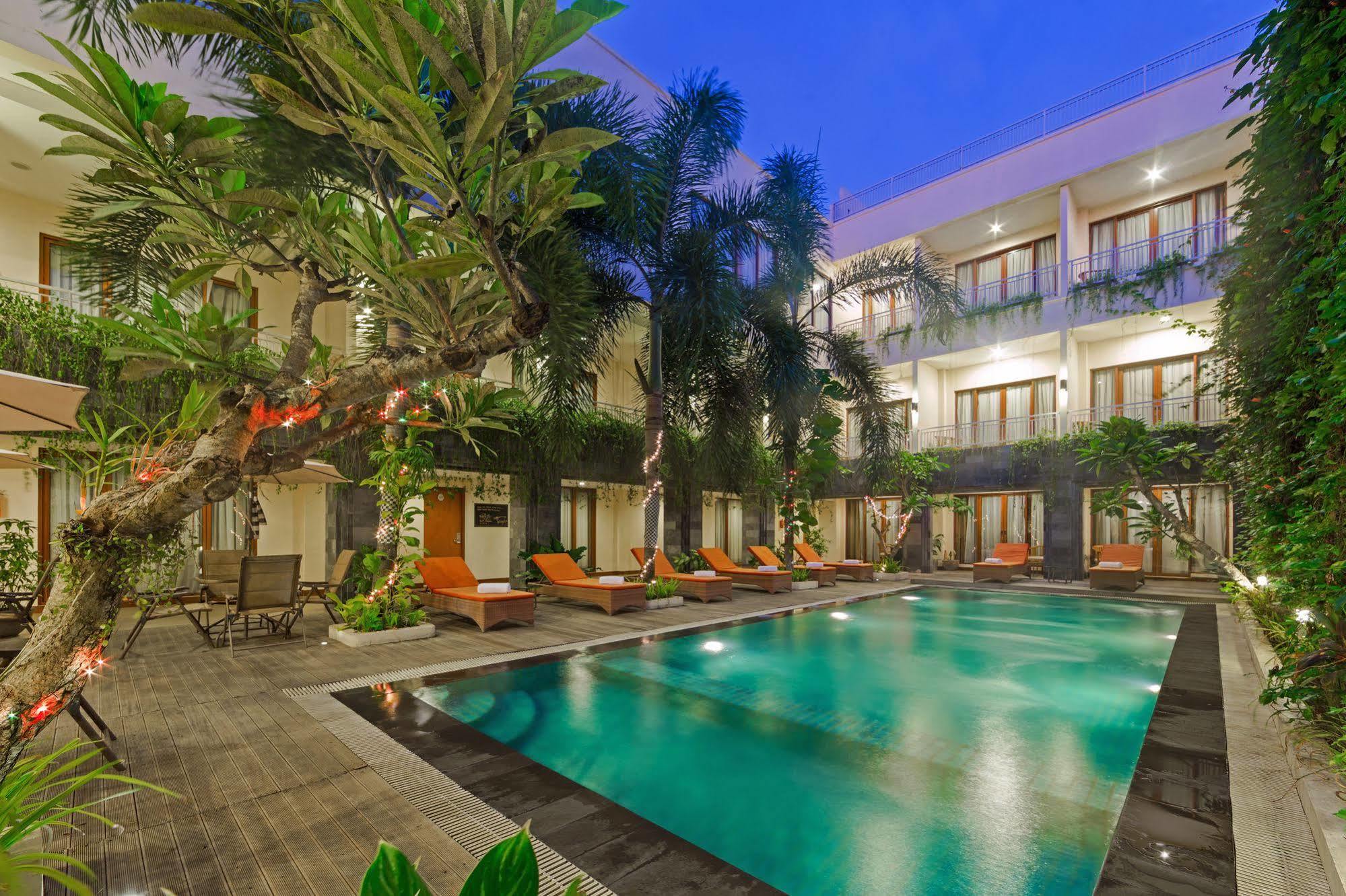 Zen Rooms Kuta Tuban Suites 外观 照片