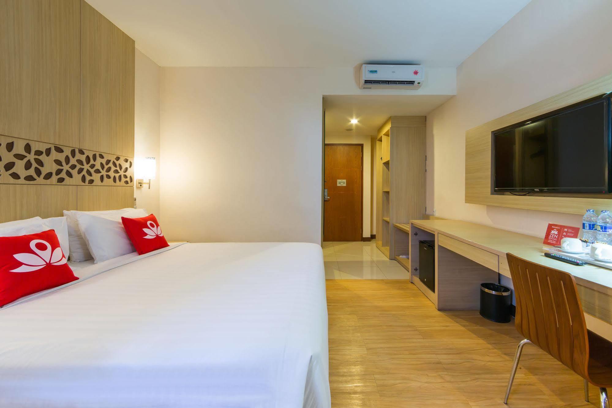 Zen Rooms Kuta Tuban Suites 外观 照片