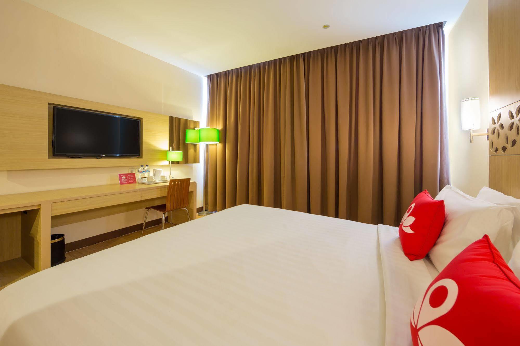 Zen Rooms Kuta Tuban Suites 外观 照片