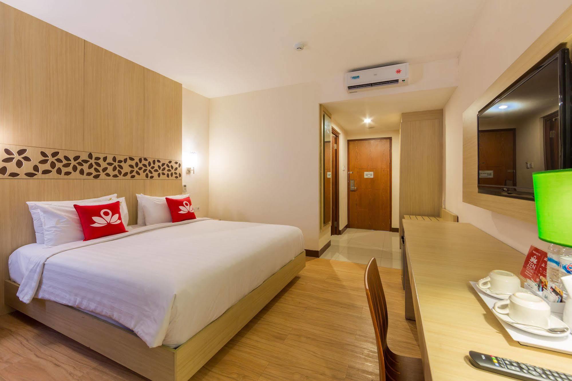 Zen Rooms Kuta Tuban Suites 外观 照片