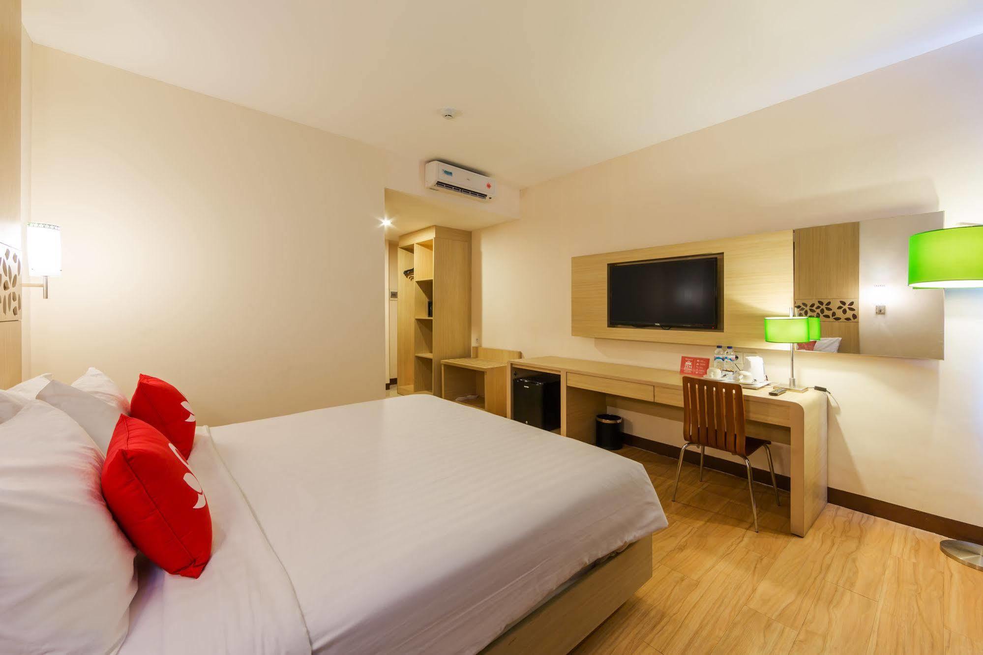 Zen Rooms Kuta Tuban Suites 外观 照片